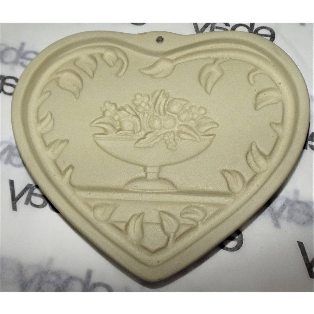 Pampered Chef Cookie/Sugar mold Heart Family Heritage Collection